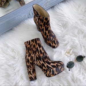 New VINCE CAMUTO Leslieon Leopard Pony Hair Boot